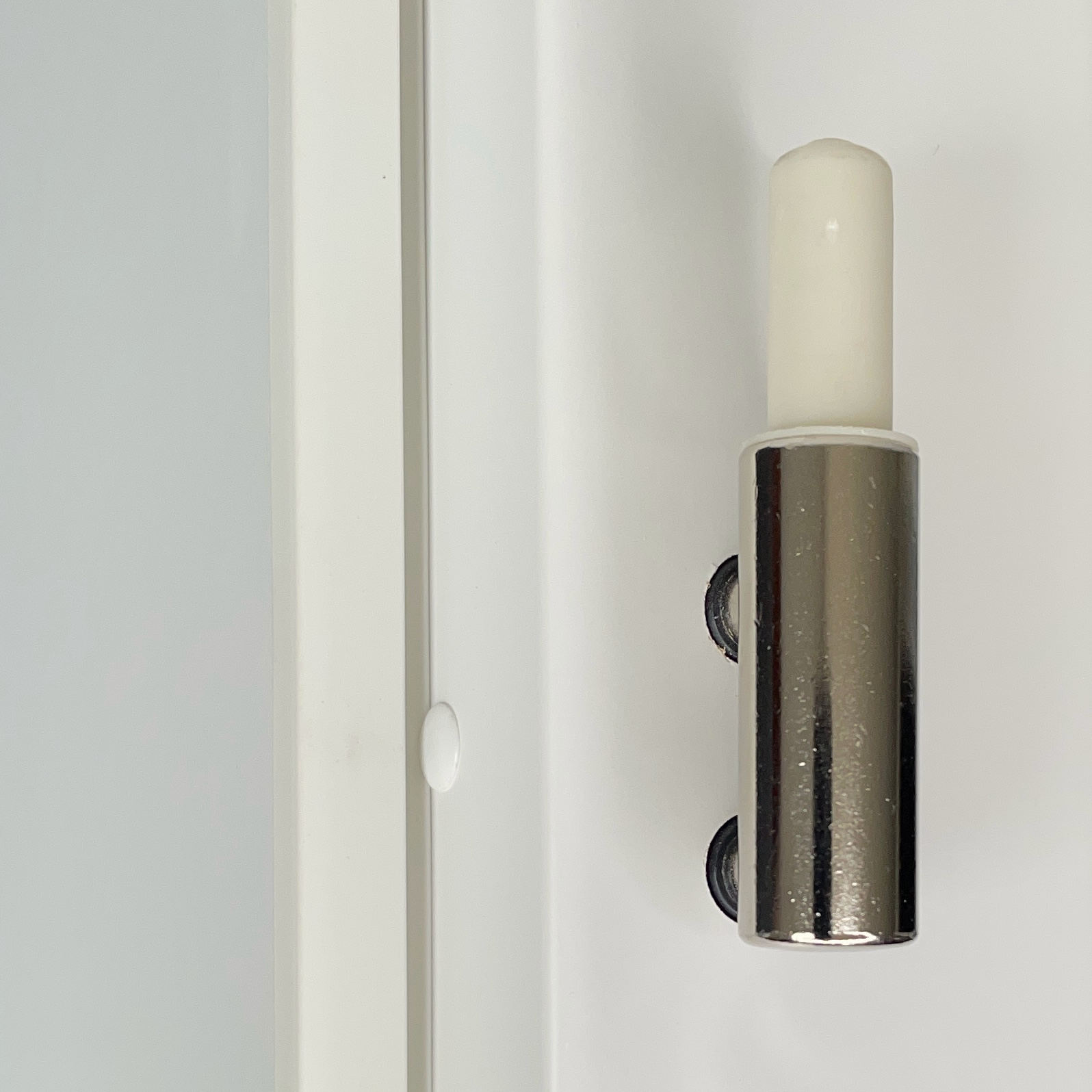 Zimmertür mit Zarge und Lichtausschnittsoft-weiß 2 Rillen Eckkante - Modell Designtür Q21LAS